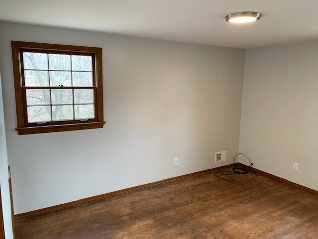 Building Photo - 410 Anawanda Ave