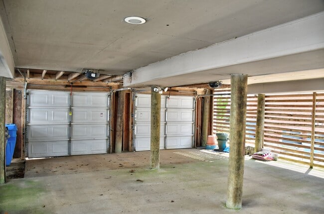 Building Photo - Croatan Furnished Rental- Across from the Beach