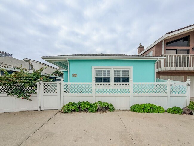Building Photo - Hollywood Beach | 3 Bedroom + 2 Bathroom H...