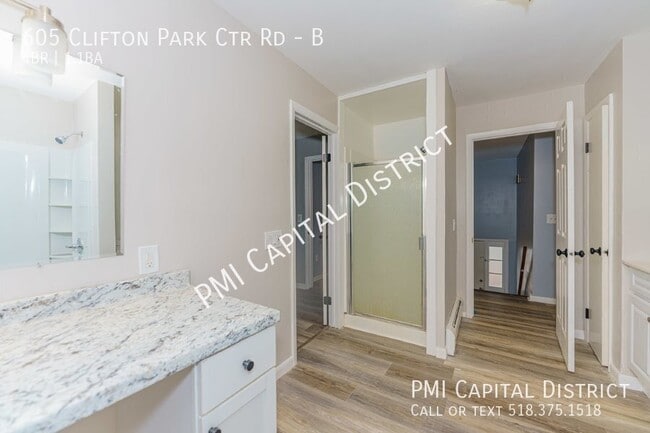 Building Photo - 605 Clifton Park Center Rd