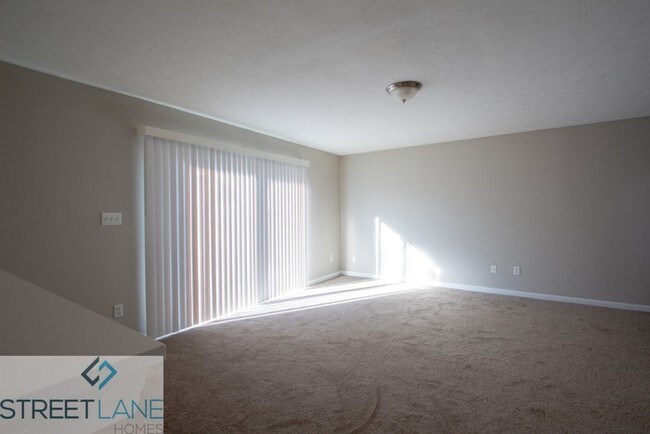 Building Photo - REDUCED!