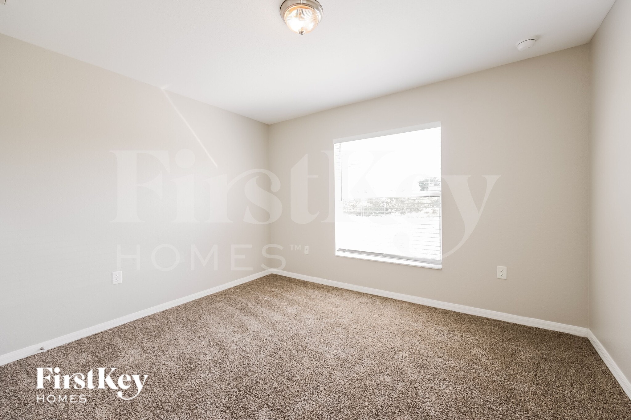 Building Photo - 414 Willowbrook Dr