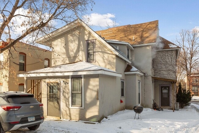 Building Photo - 2617 2nd Ave S