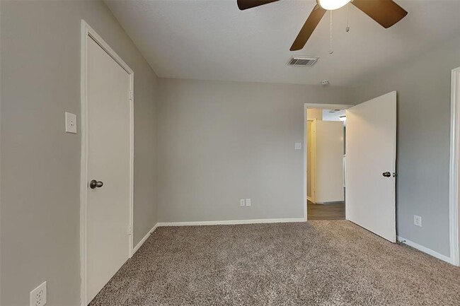 Building Photo - 12258 Cardston Ct