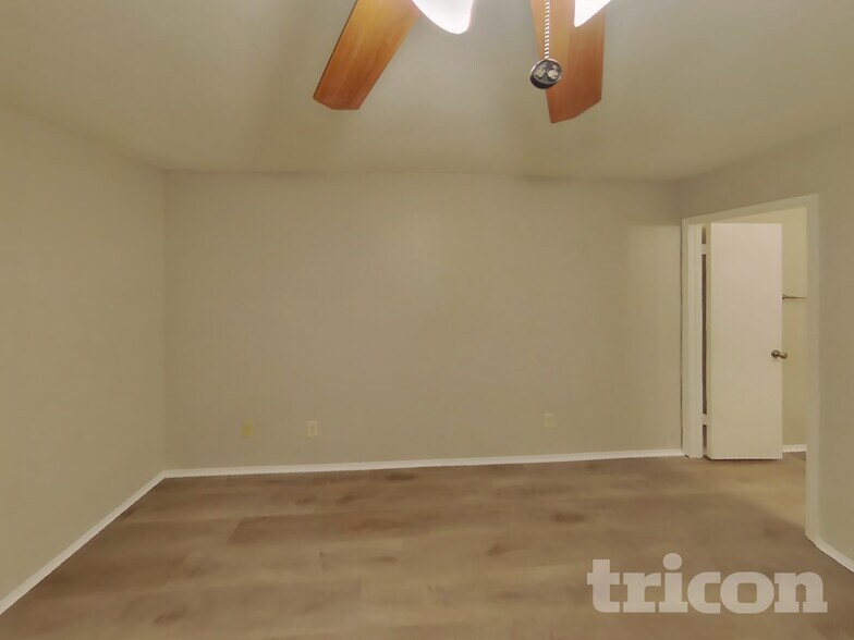 Building Photo - 5529 Kerry Ln