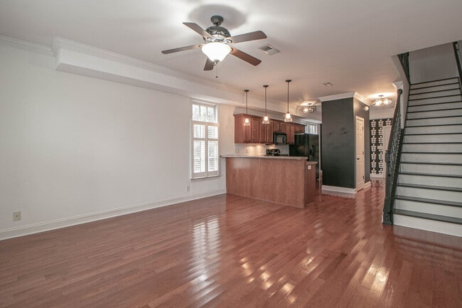 Building Photo - 607 Anderson Dr