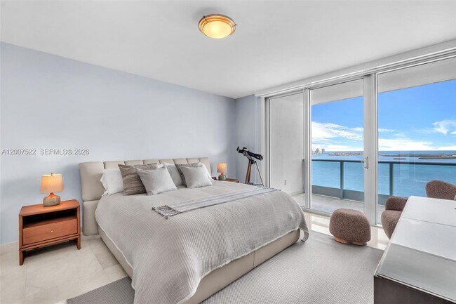 Building Photo - 1331 Brickell Bay Dr