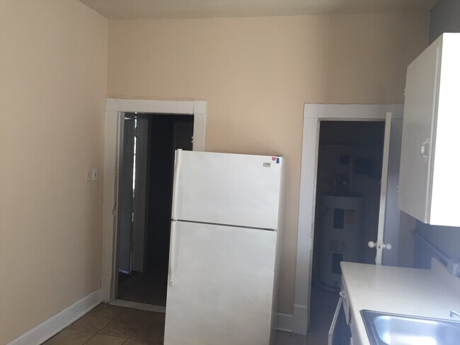 Building Photo - **AVAILABLE NOW**2 or 3 Bedroom / 1 Bathroom Home for Rent in Columbus, GA***