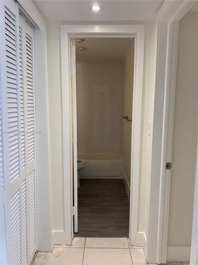 Building Photo - 1200 Mariposa Ave