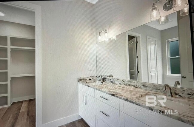 Building Photo - 31366 Pine Run Dr
