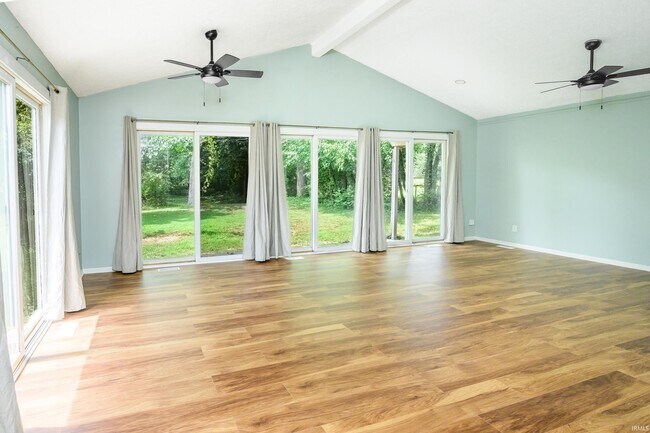 Building Photo - 117 N Hillsdale Dr