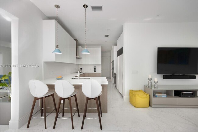 Building Photo - 2760 Brickell Ct