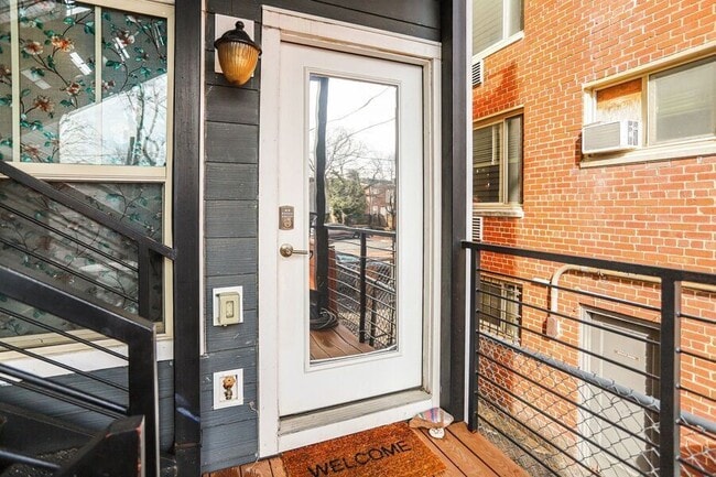 Building Photo - 816 Kennedy St NW