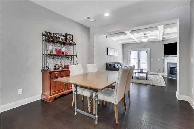 Building Photo - 5084 Whiteoak Terrace SE