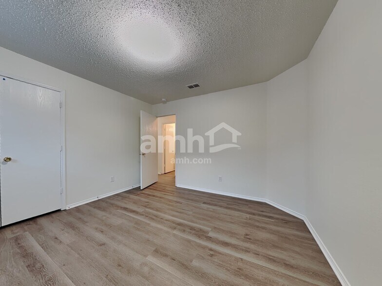 Building Photo - 3878 Fox Meadow Way