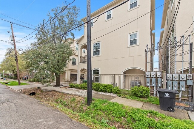 Building Photo - 5637 Kiam St
