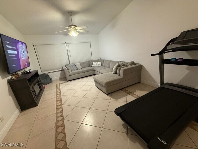 Building Photo - 4220 Looking Glass Ln