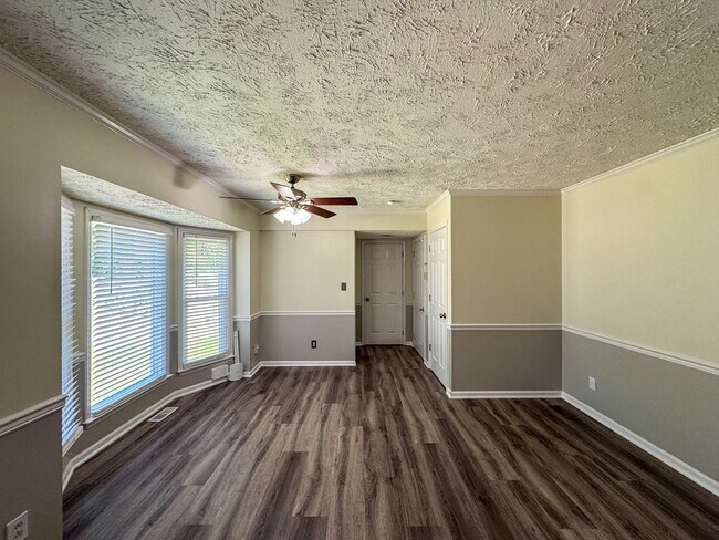 Building Photo - Lovely 3 Bed 2 Bath Home with Bonus Room