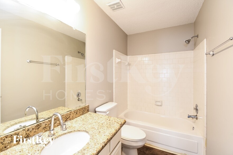 Building Photo - 5306 Spring Branch Dr