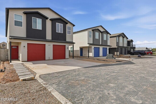 Building Photo - 2813 Trumbull Rd