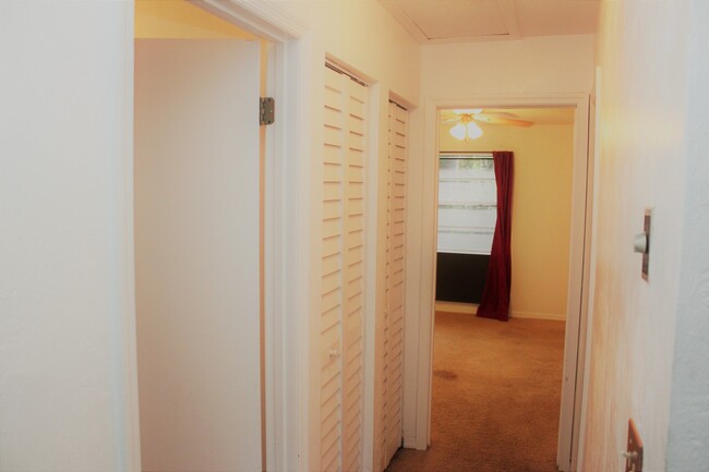 Building Photo - 2 Bed 2 Bath Townhome Condo in Spring Gard...