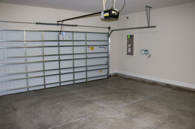 Building Photo - 667 La Mancha Dr