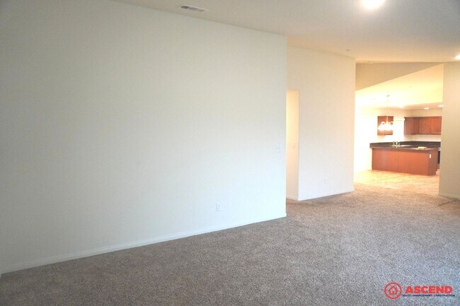 Building Photo - Beautiful Home Located in the Southeast!