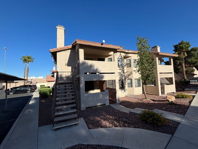 Primary Photo - Gorgeous 2Bed/2Bath Condo located just out...
