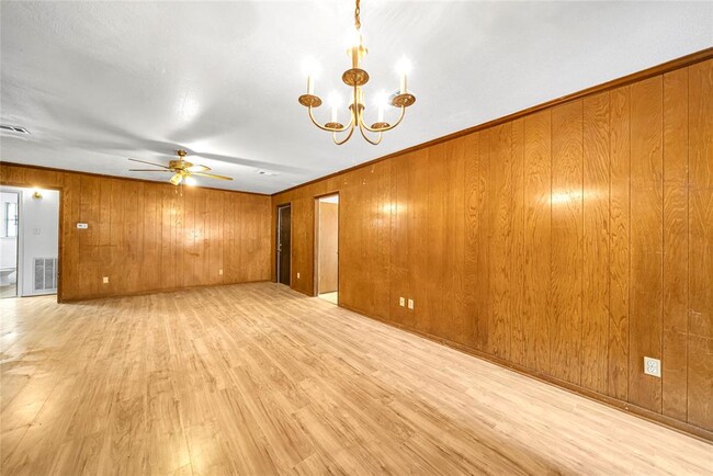 Building Photo - 8447 Sterlingshire St