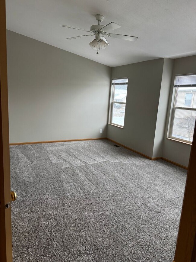 Building Photo - This is a must see