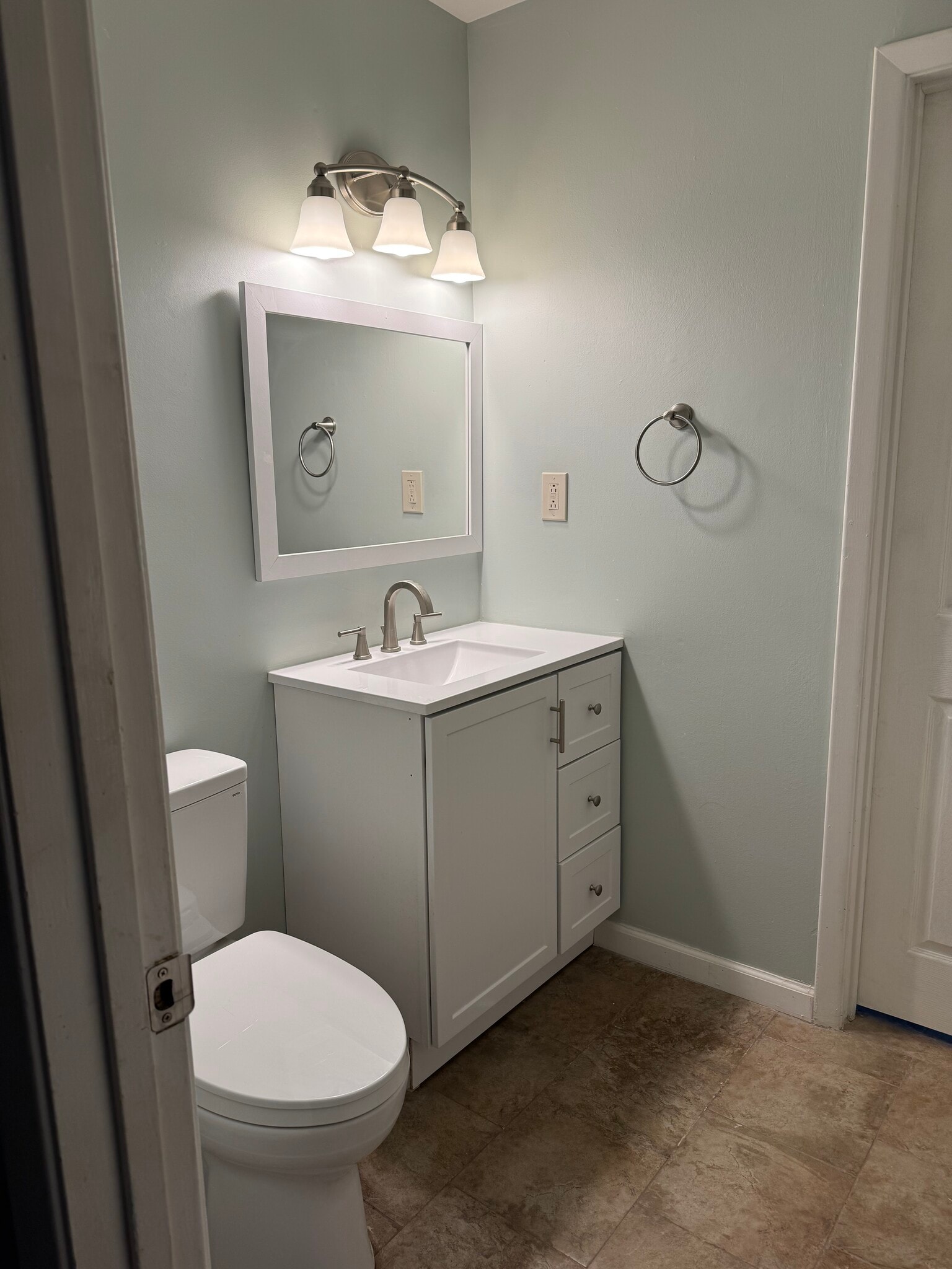 Building Photo - 3729 Woodleaf Rd