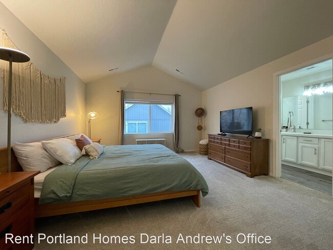 Building Photo - 3 br, 2.5 bath House - 17625 SW September Ln