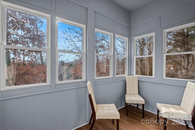 Building Photo - 5 Elmore St