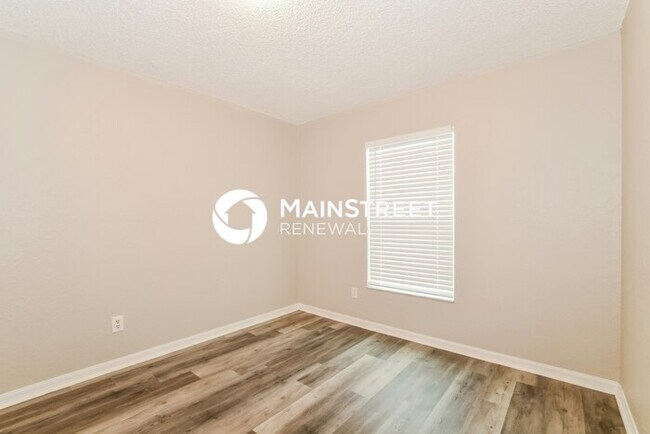 Building Photo - 3 Bedroom Pet-Friendly Home in Auburndale, FL with Main Street Renewal