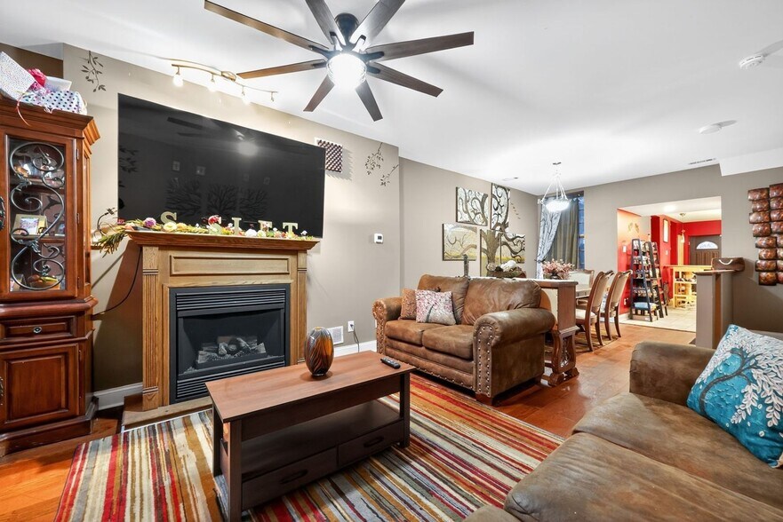 Building Photo - 4443 Sansom St
