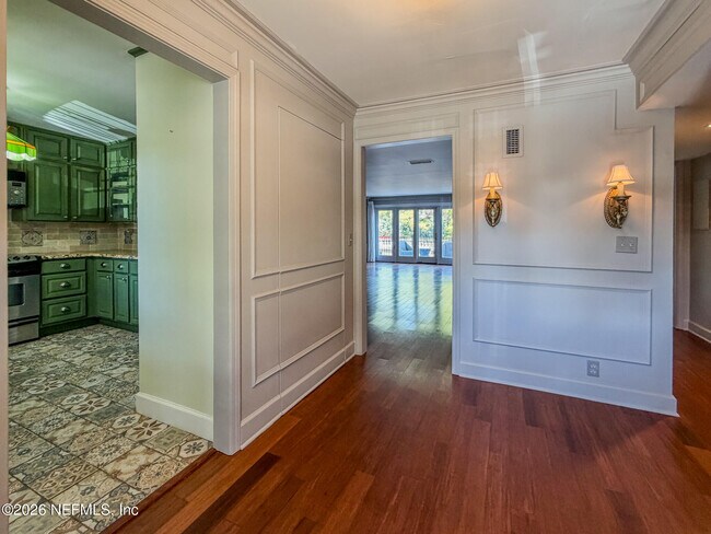 Building Photo - 2950 St Johns Ave