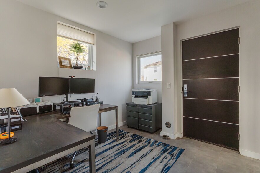 Building Photo - 6072 Pickford St