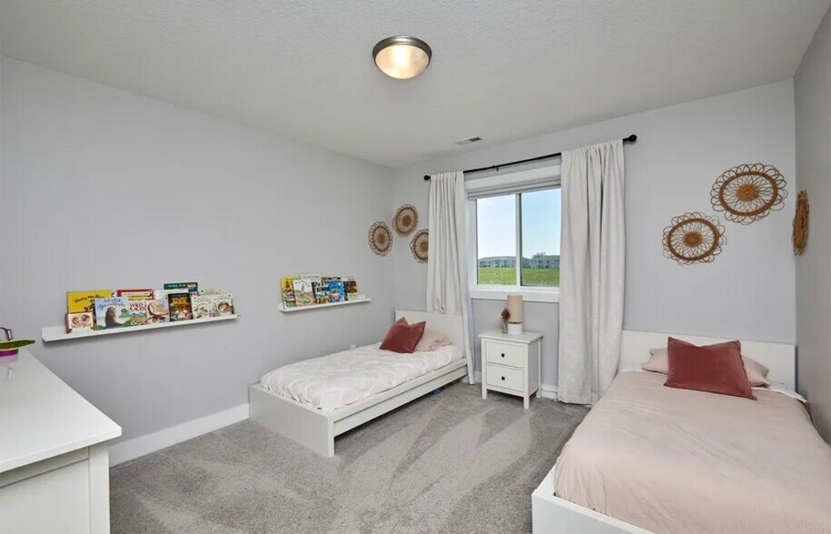 Building Photo - 2700 Yordi Dr
