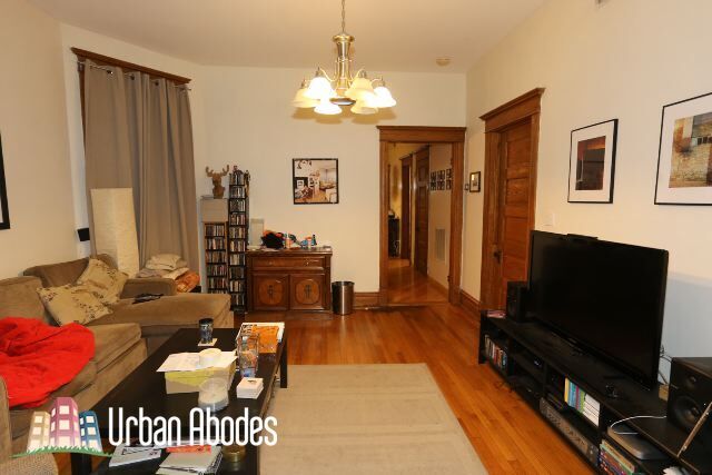 Building Photo - 1326 N Claremont Ave