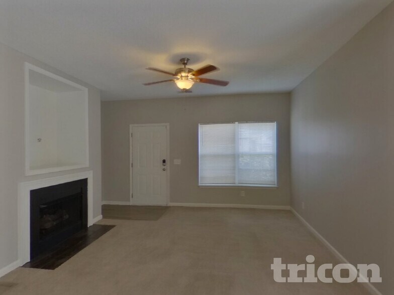 Building Photo - 207 Lockleven Dr
