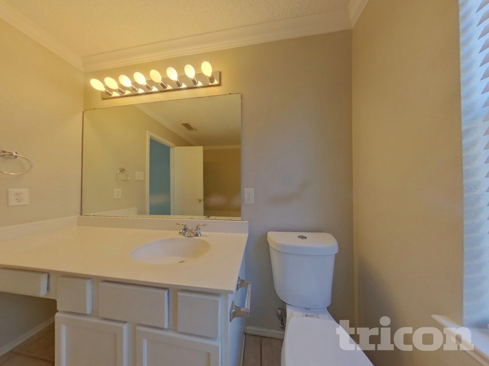 Building Photo - 143 Redbud Dr