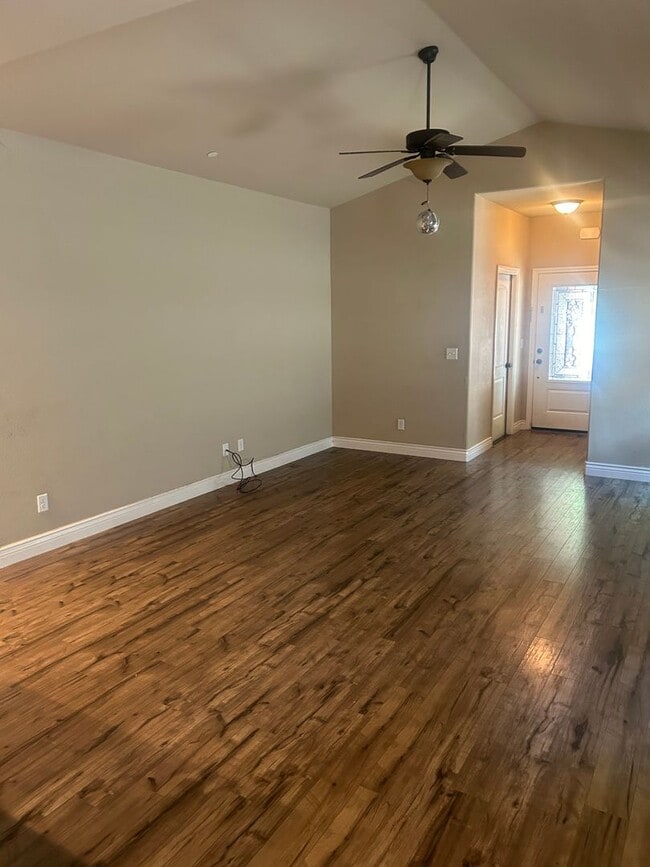 Building Photo - 13 Overseer Ct