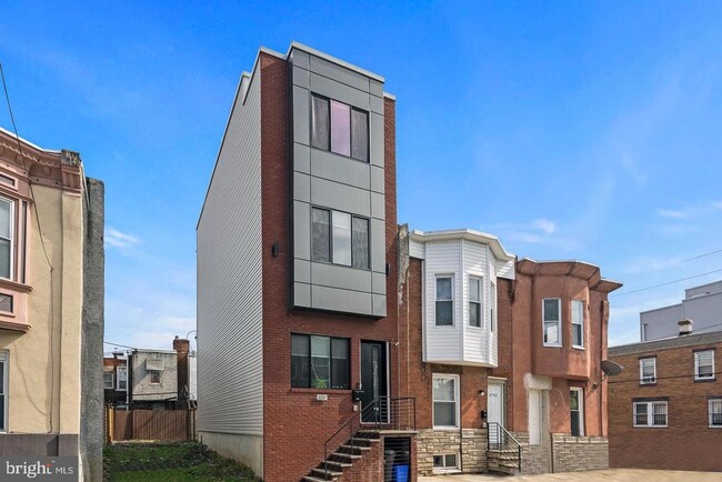 Building Photo - 1751 S Taylor St