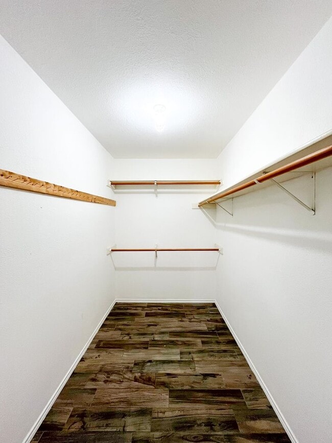 Building Photo - Available NOW Beautiful 1 story, 3 bedroom, 2 bath home. This is exactly what you have been looki...