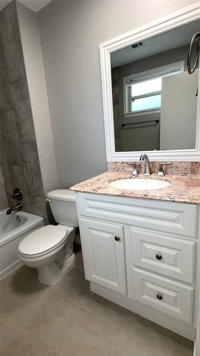 Building Photo - 212 Stratmore Dr