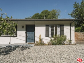 Building Photo - 917 N Ave 51