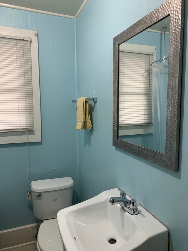 Building Photo - 1515 Poole Rd