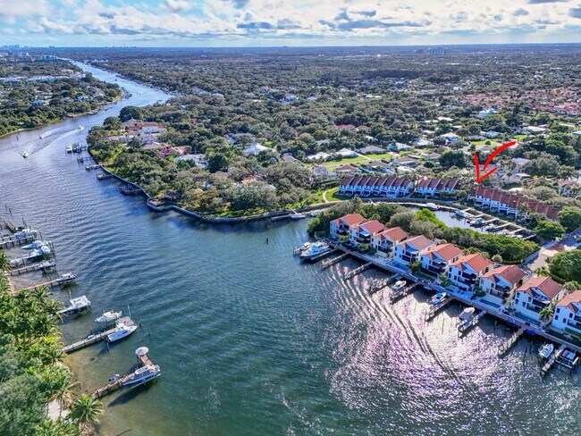 Building Photo - 2320 Treasure Isle Dr