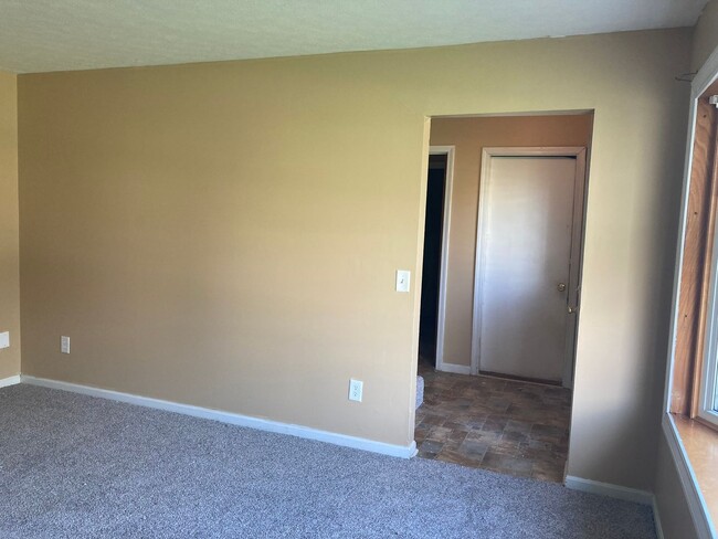Building Photo - 112 Kristen Ct