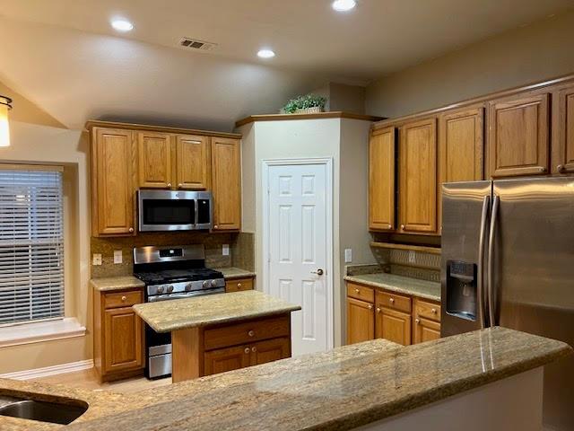 Building Photo - 2016 Knights Ct